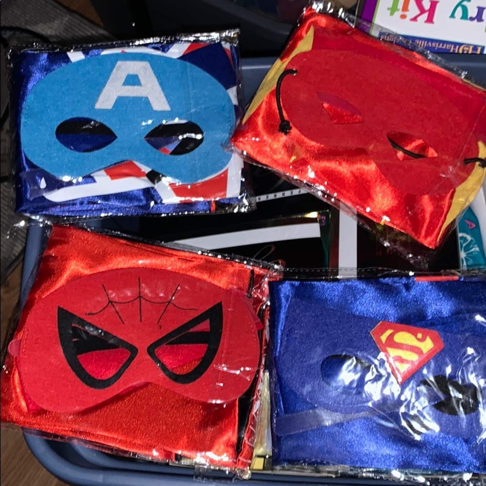 NWT Super heroes mask/cape Spider-Man, flash ++
